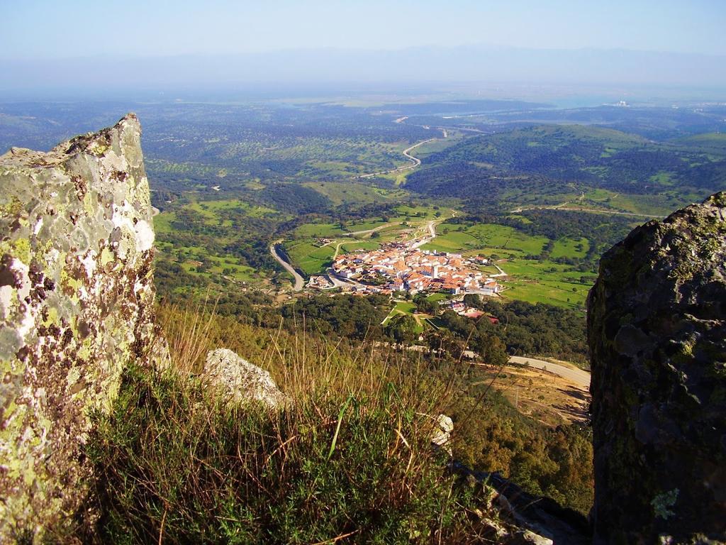 Los Montes ξενώνας Casas de Miravete Εξωτερικό φωτογραφία